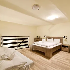  Apartment Ecostay Zoltan Street